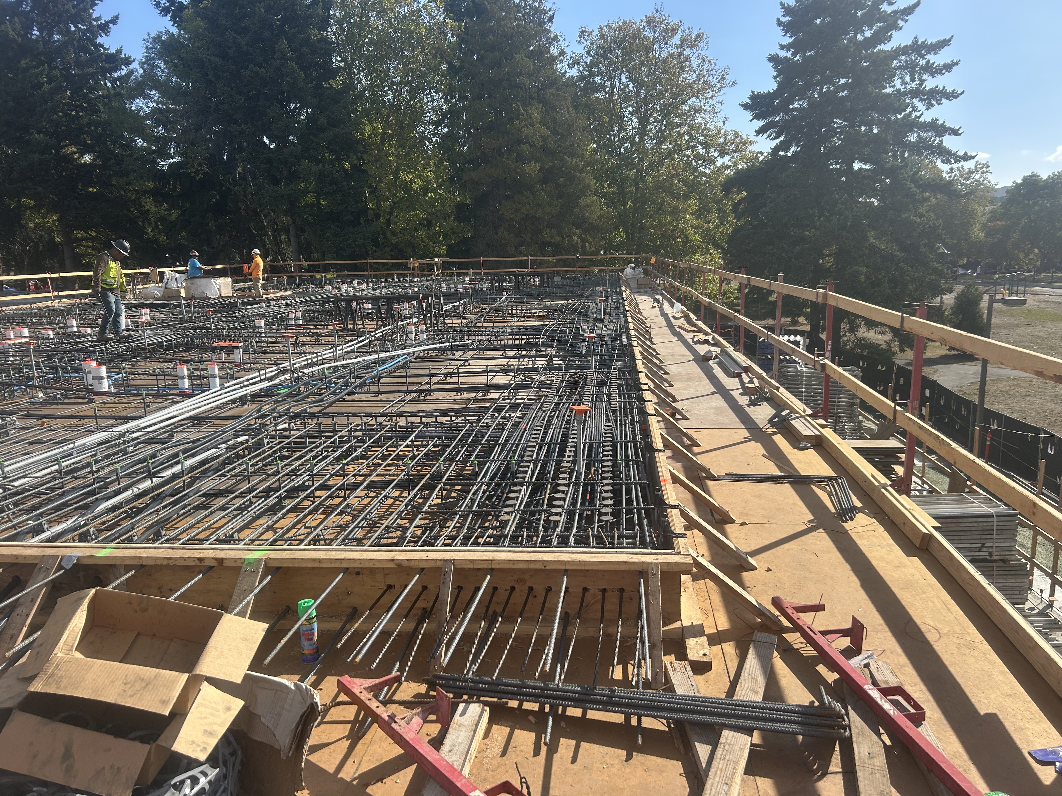 Post-tensioned concrete deck construction